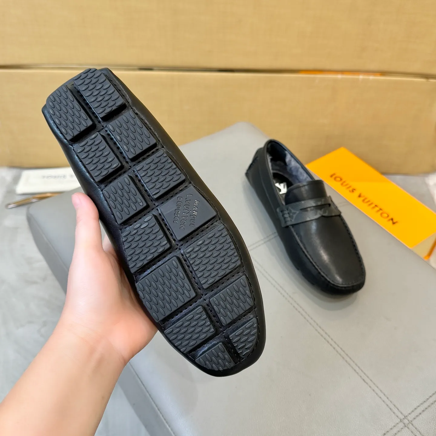 Factory price: 460💰【LV】Autumn and winter style fur integrated 2025 men's beanie shoes (top version on the market) calfskin ➕real wool lining original packaging. Size: 38-45